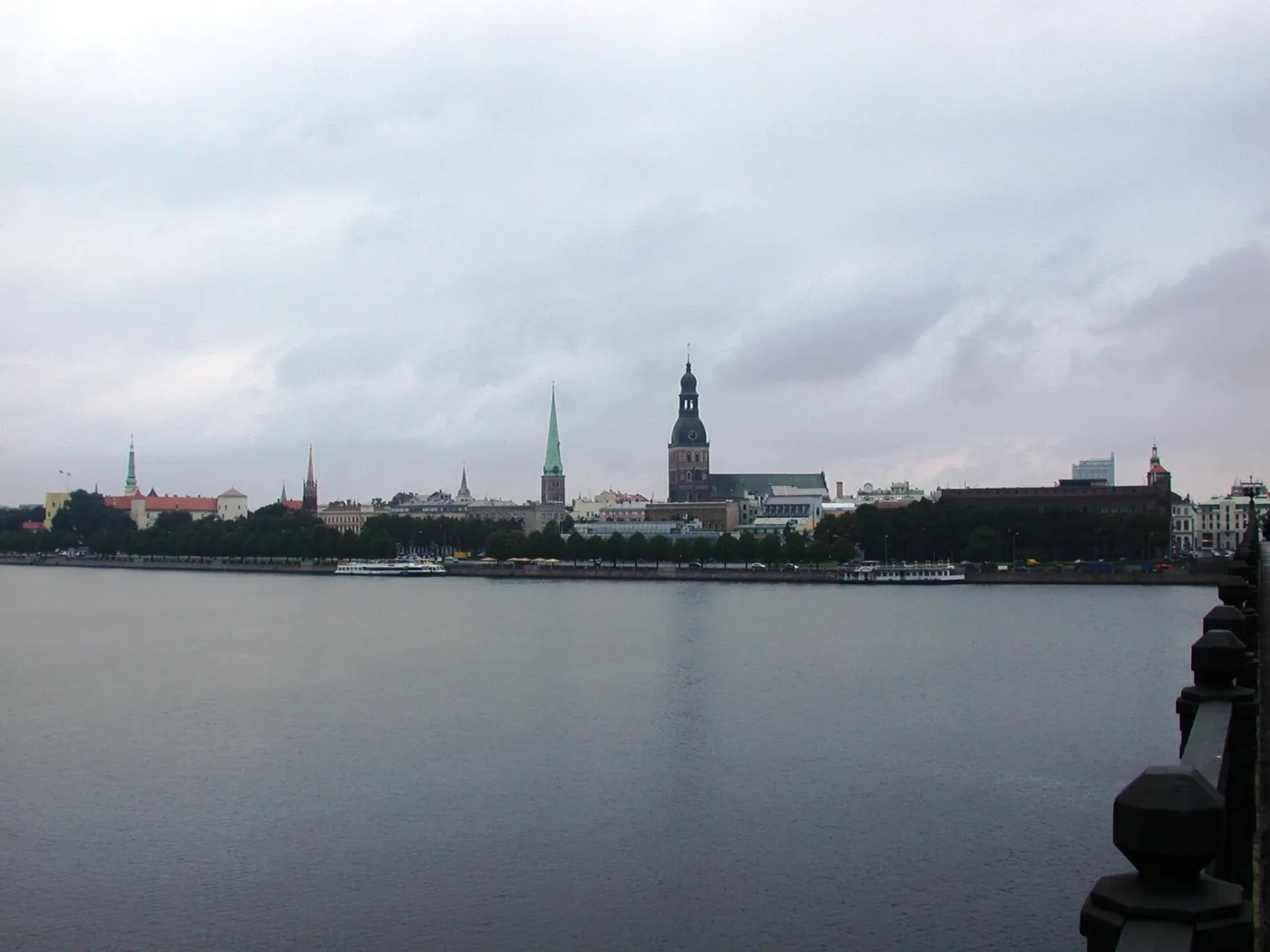 La vieille ville de Riga vue depuis la Daugava